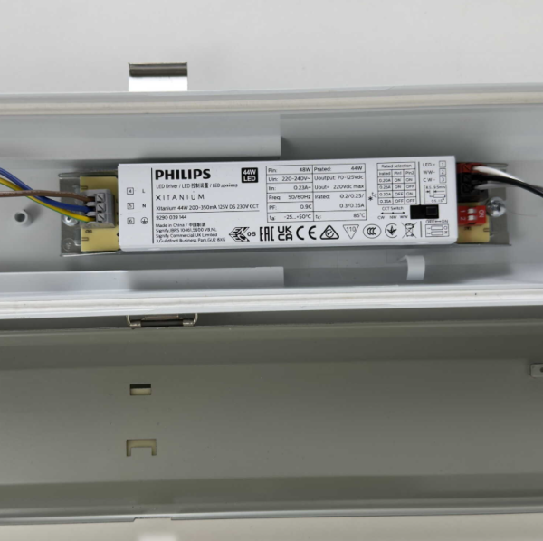 Світильник лінійний Led Rayfor WL01 1200мм 40W 6400Lm 3CCT IP66 Philips 3р