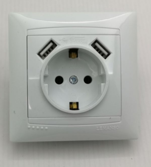 Розетка с заземлением + гнезда 2USB белая Sakura Lemanso LMR1039