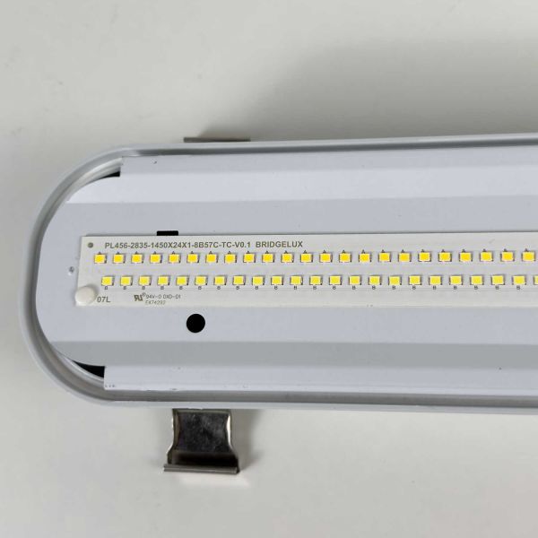 Светильник линейный Led Rayfor WL05 1500мм 60W 9600Lm 3CCT IP66 Philips 5р транзитный