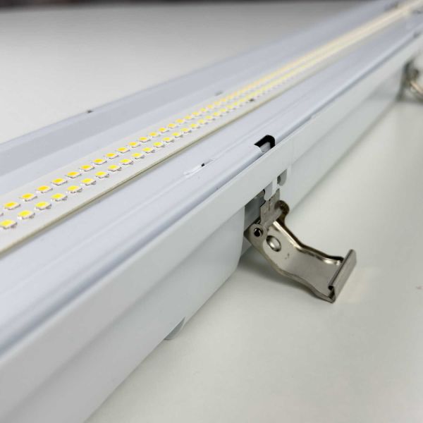 Светильник линейный Led Rayfor WL05 1500мм 60W 9600Lm 3CCT IP66 Philips 5р транзитный