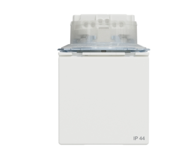 Розетка с заземлением и крышкой IP44 Merten D-Life MTN2314-6035 Белый лотос